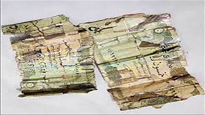 ​الحوثيون يتلفون أوراقاً نقدية من فئة 50 ريالاً